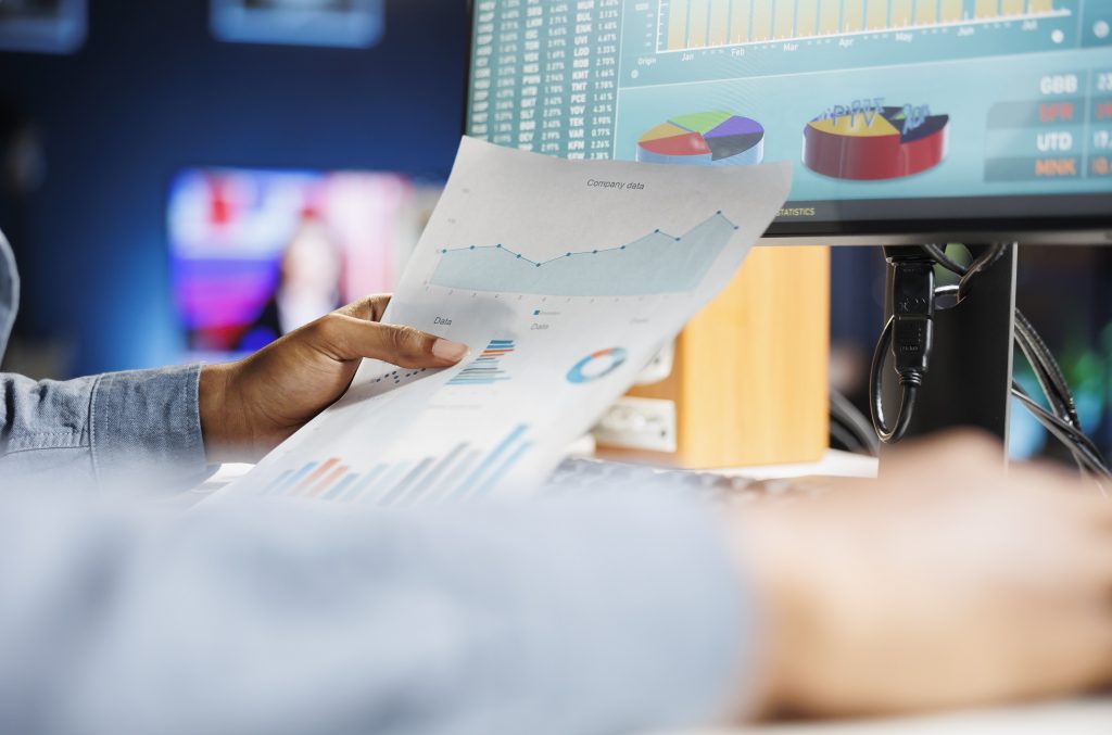 business simulation for working capital dashboard with cash flow and inventory reports